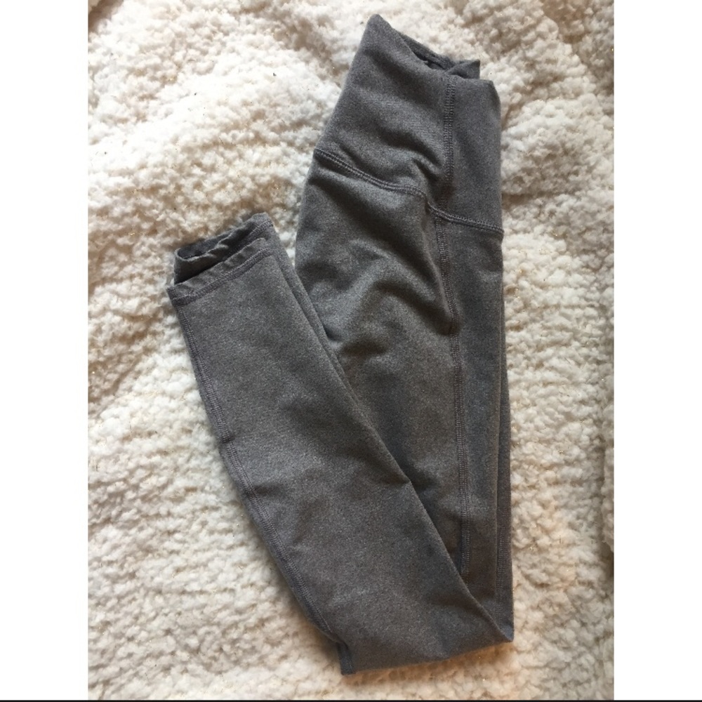 Fabletics 7/8 cropped yoga pants